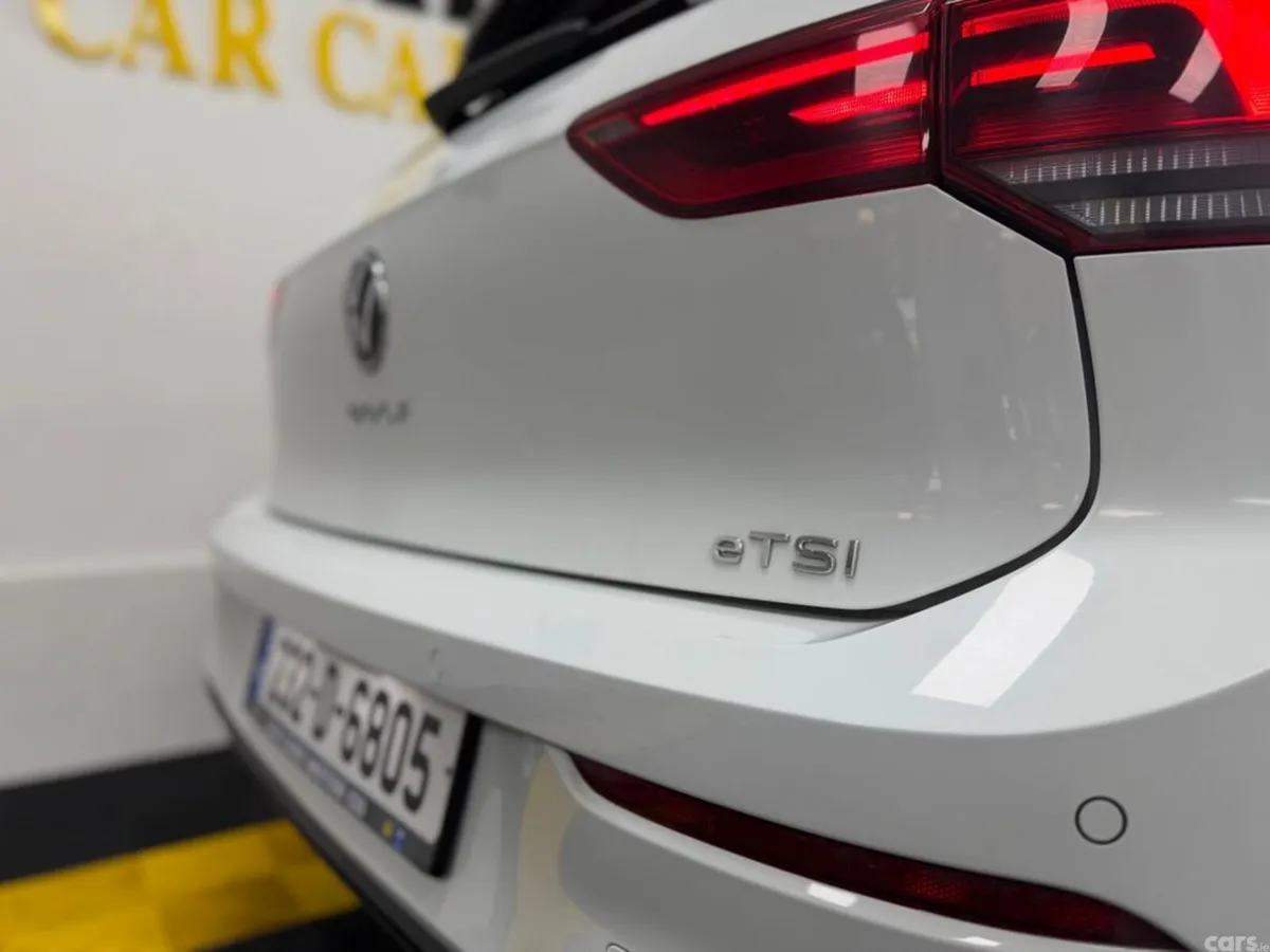 Volkswagen Golf Estate, Petrol, 2023, White