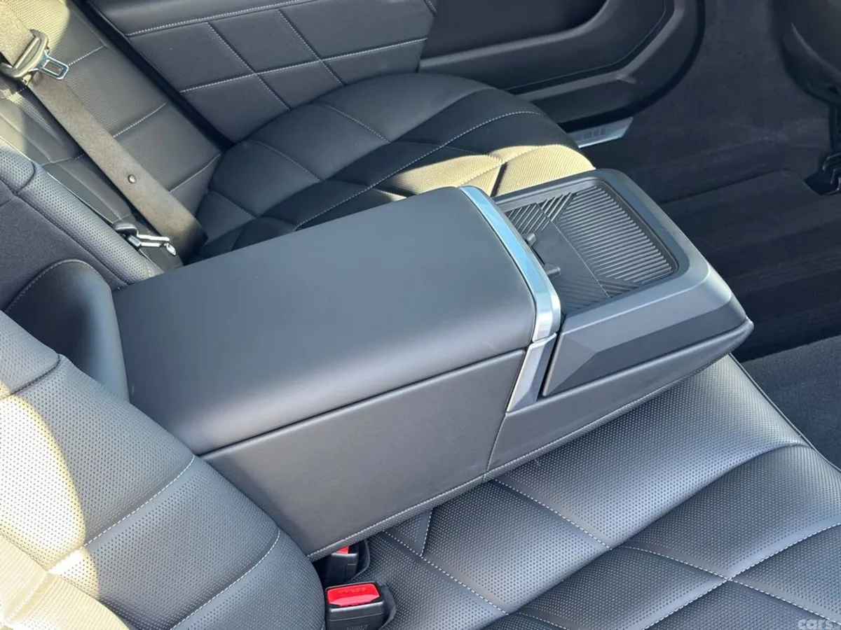BMW i7 Saloon, Electric, 2024, Grey
