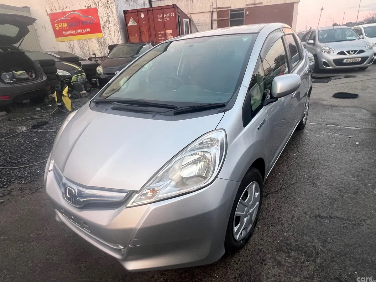 Honda Fit Hatchback, Petrol Hybrid, 2013, Silver