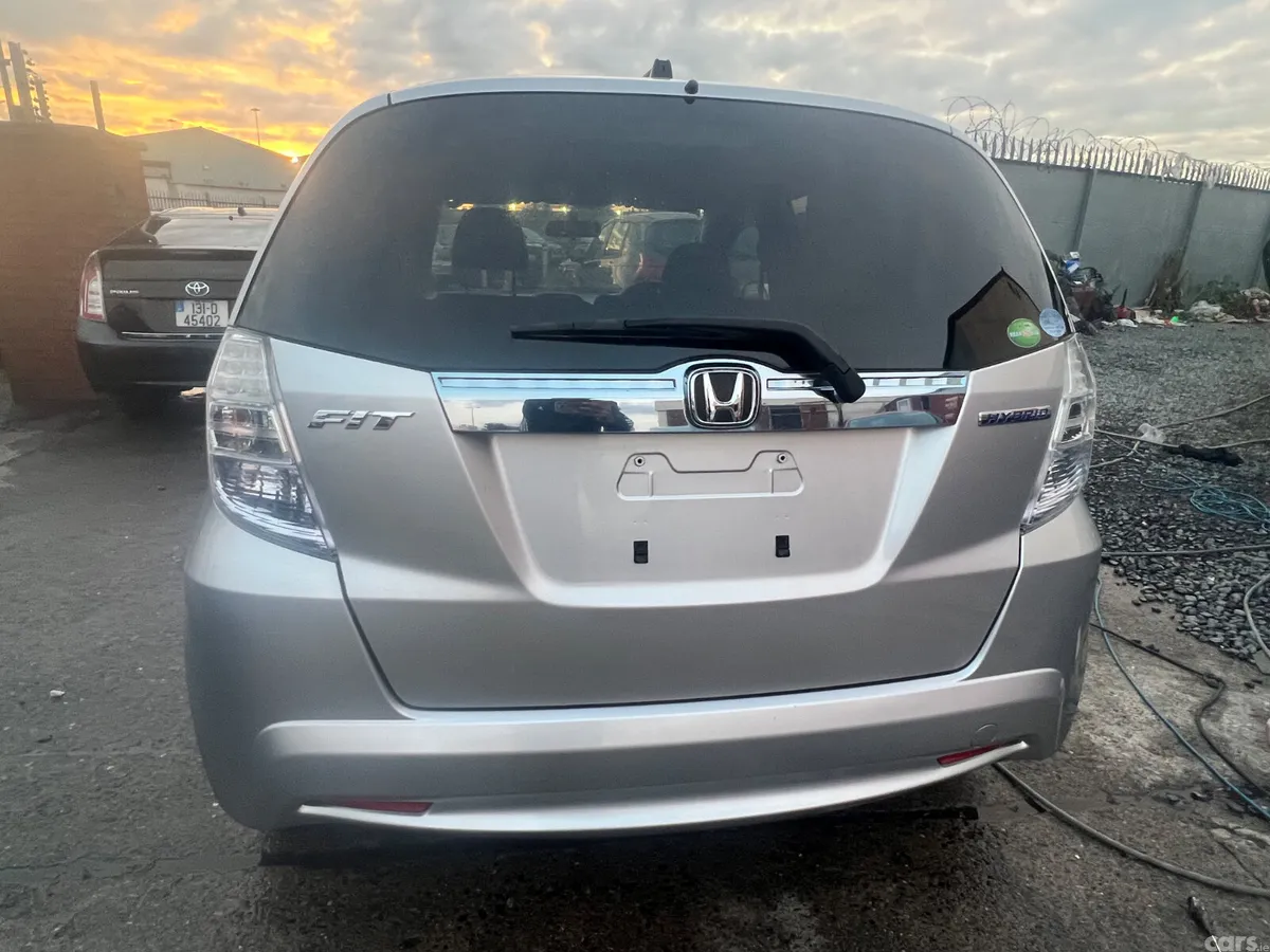 Honda Fit Hatchback, Petrol Hybrid, 2013, Silver
