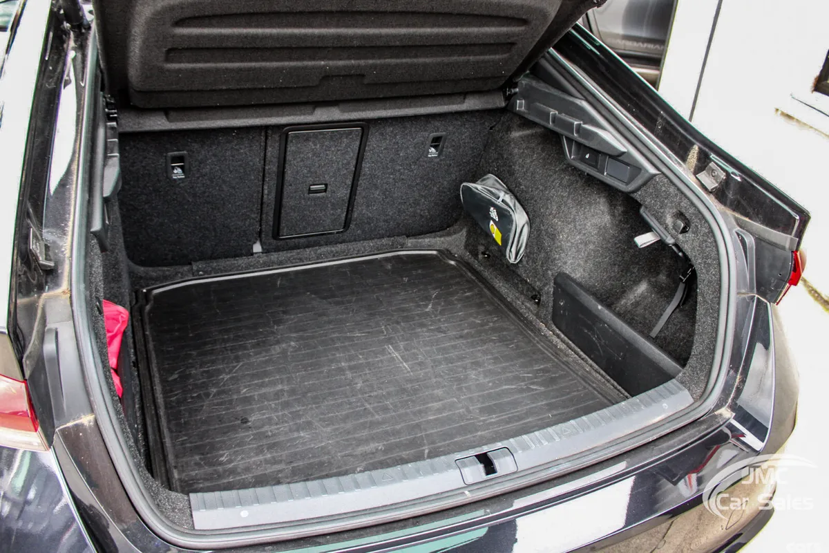 Skoda Octavia Saloon, Diesel, 2022, Black