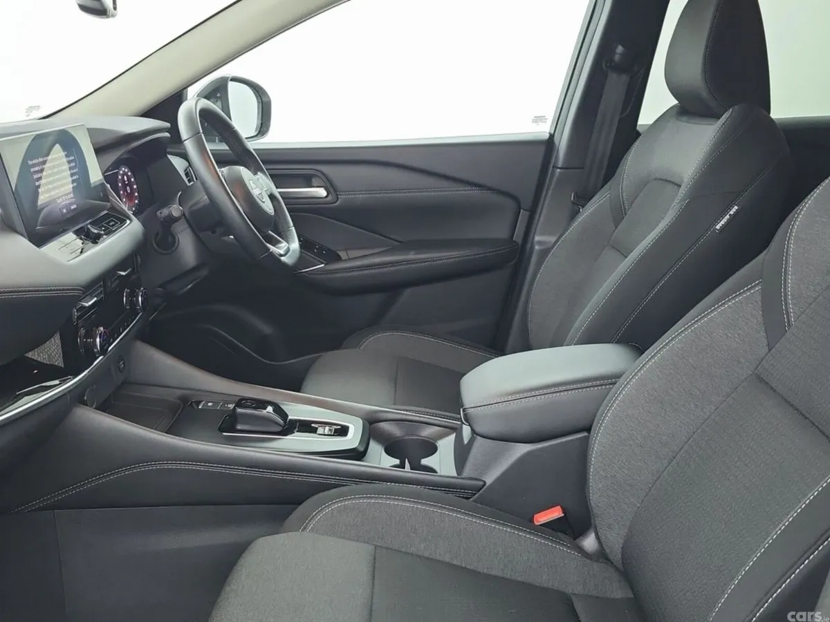 Nissan Qashqai MPV, Petrol, 2024, White