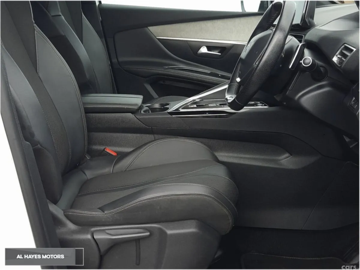 Peugeot 5008 MPV, Diesel, 2024, White