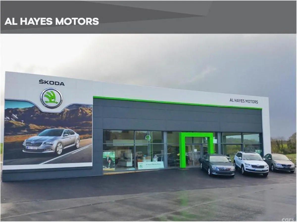 Peugeot 5008 MPV, Diesel, 2024, White