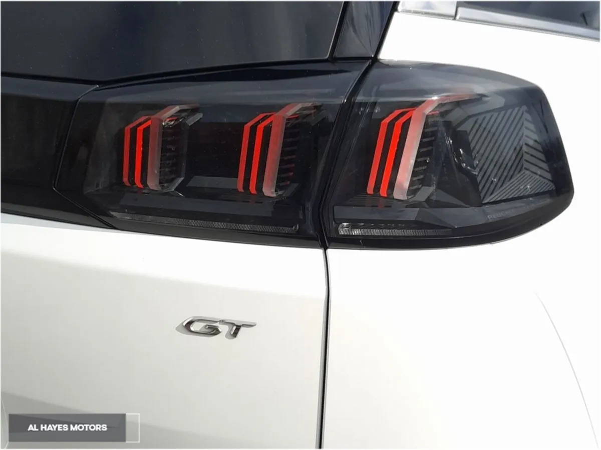 Peugeot 5008 MPV, Diesel, 2024, White