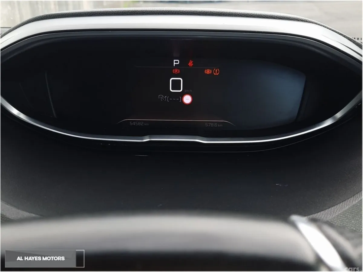 Peugeot 5008 MPV, Diesel, 2024, White