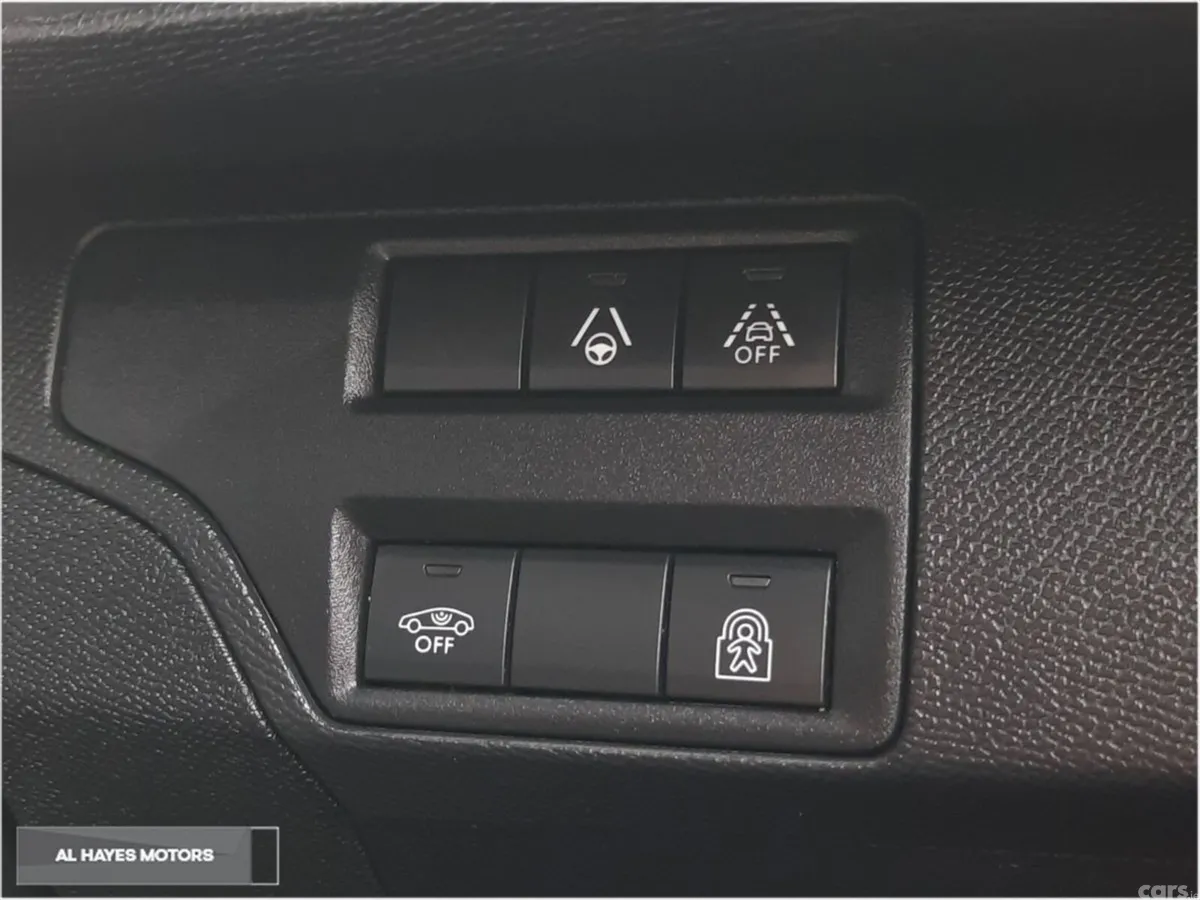 Peugeot 5008 MPV, Diesel, 2024, White