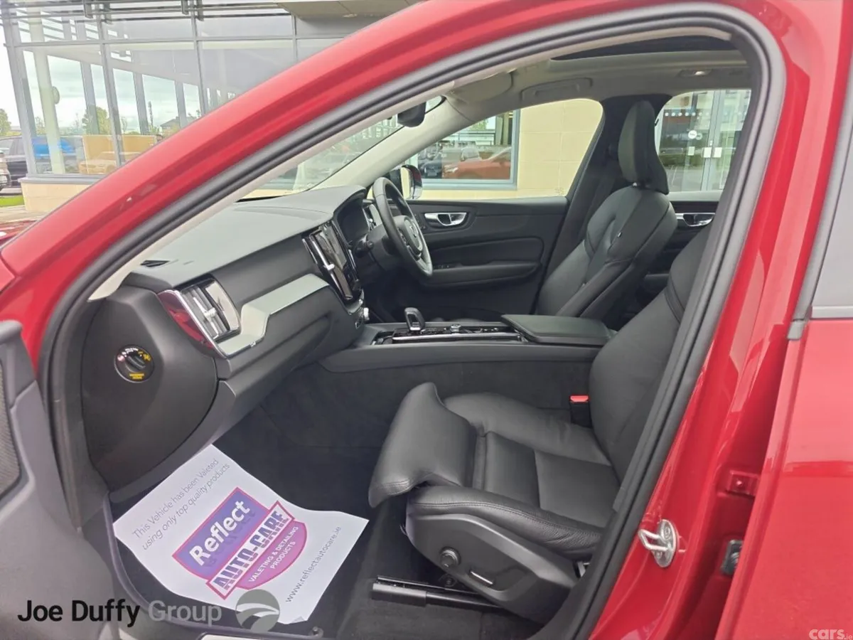 Volvo XC60 SUV, Petrol Hybrid, 2024, Red