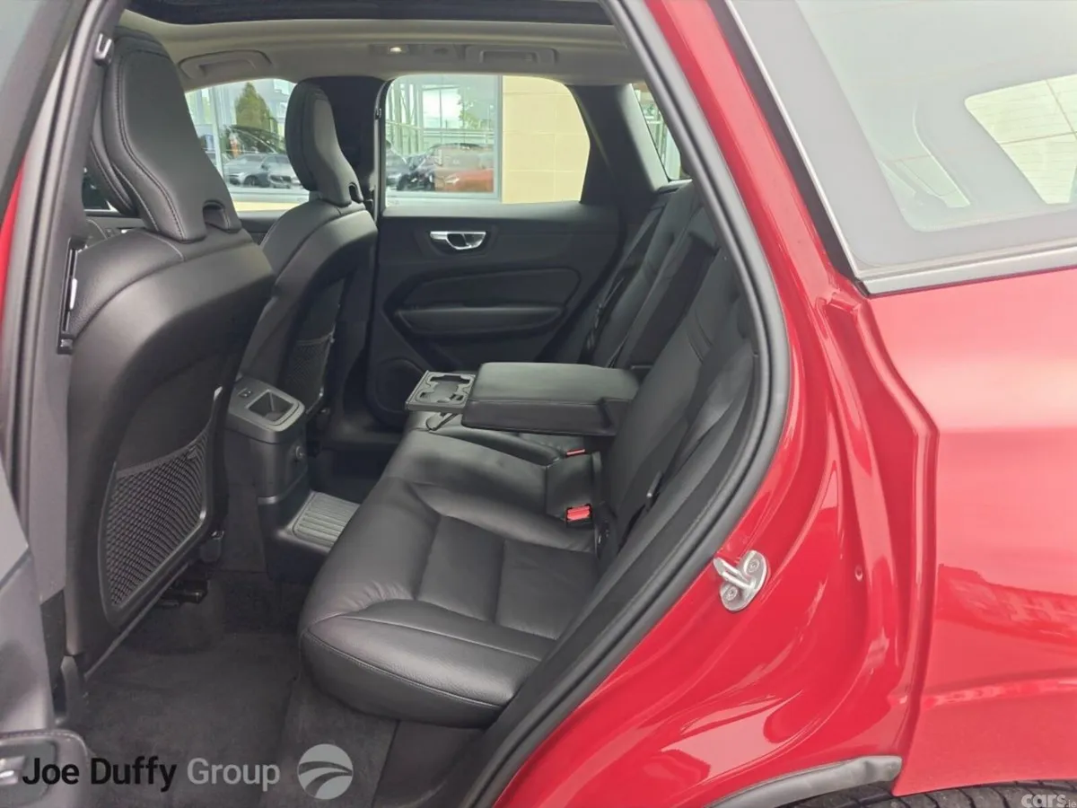 Volvo XC60 SUV, Petrol Hybrid, 2024, Red