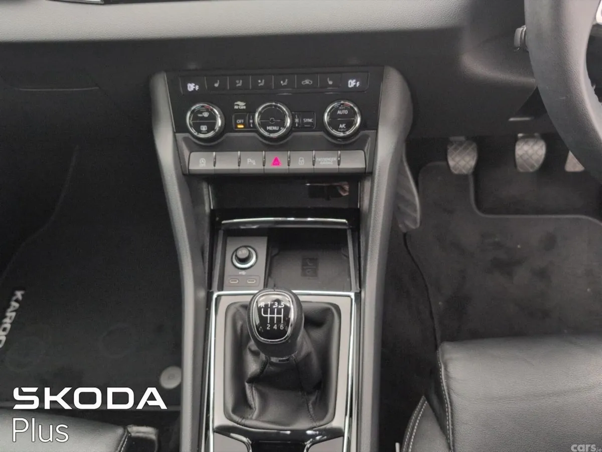 Skoda Karoq SUV, Petrol, 2024, Grey