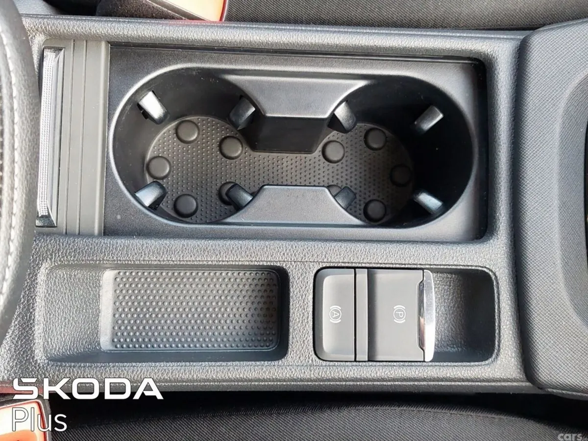 Skoda Octavia Saloon, Diesel, 2024, Silver