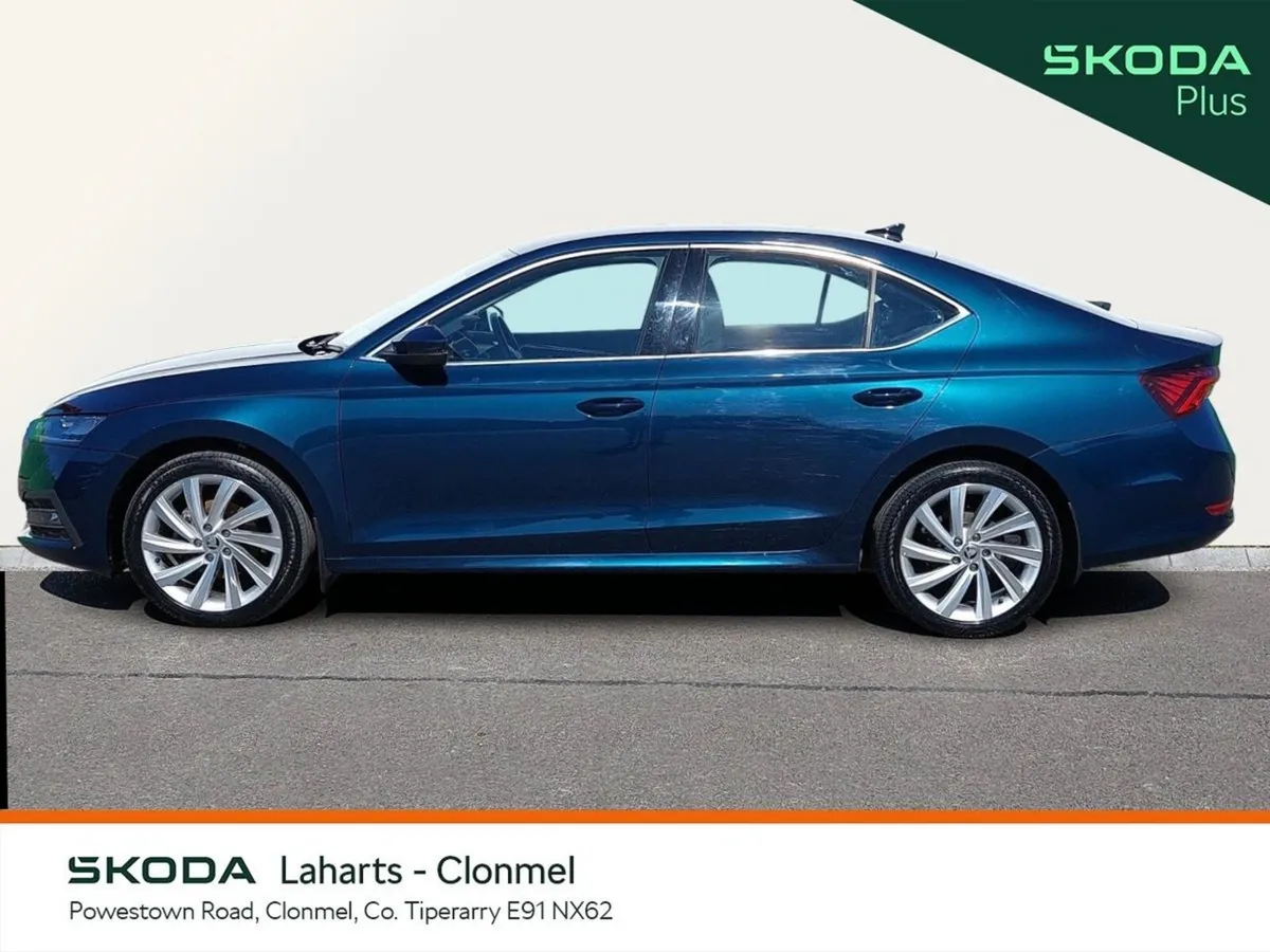Skoda Octavia Saloon, Petrol, 2024, Blue