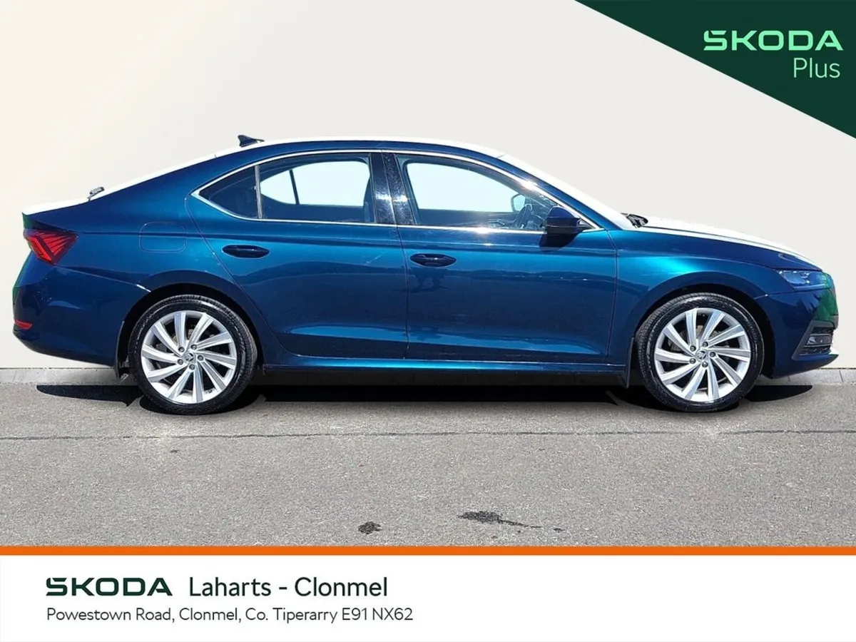 Skoda Octavia Saloon, Petrol, 2024, Blue