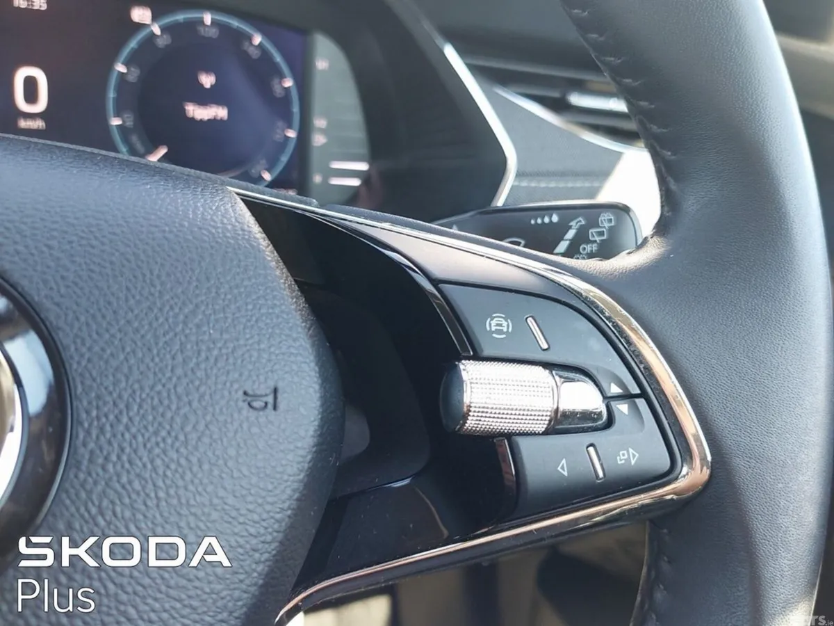 Skoda Octavia Saloon, Petrol, 2024, Blue