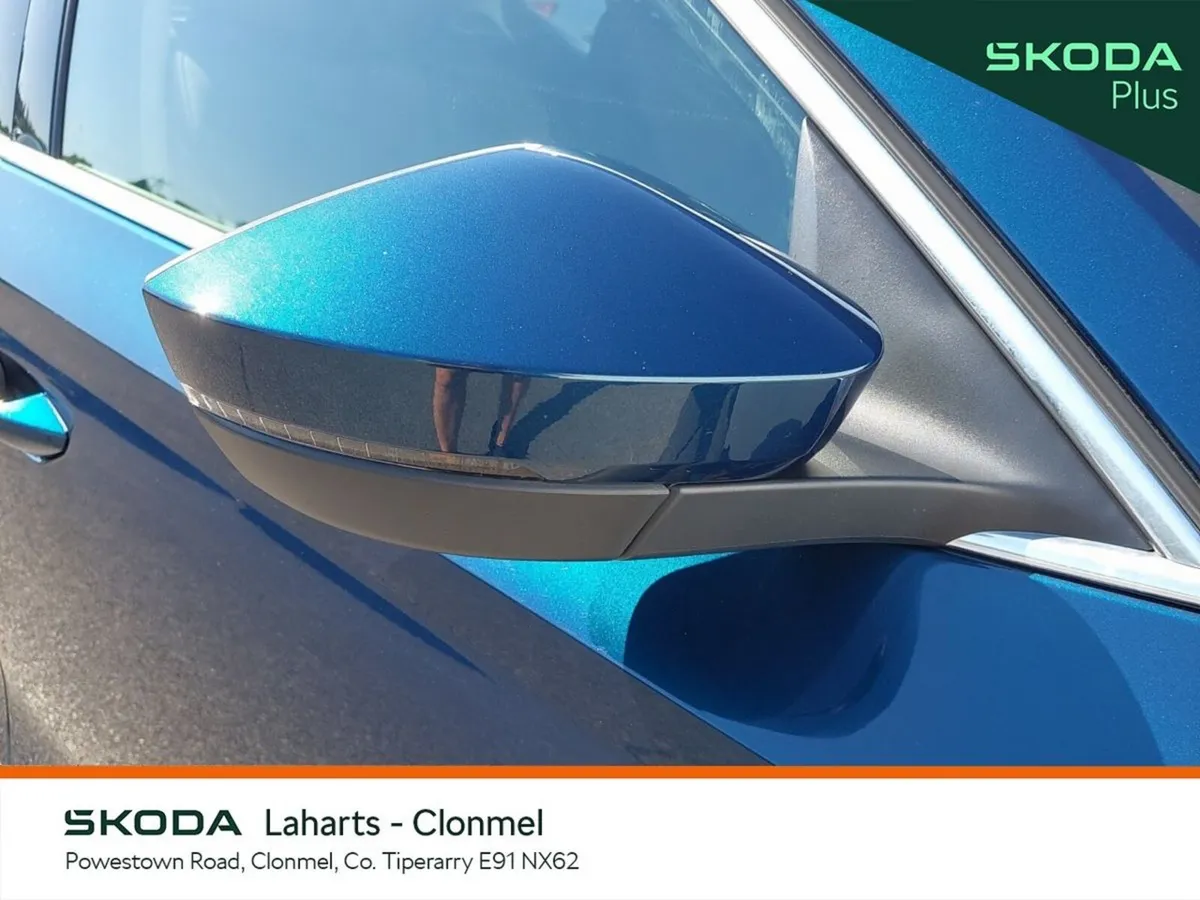 Skoda Octavia Saloon, Petrol, 2024, Blue