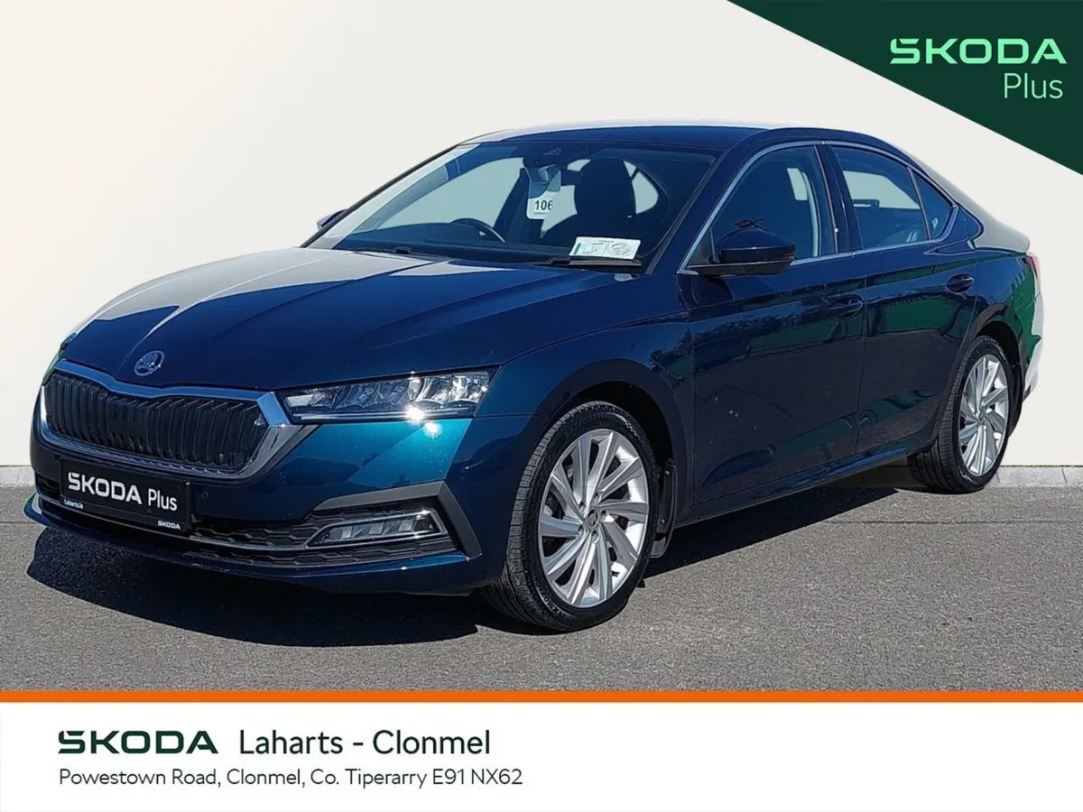 Skoda Octavia Saloon, Petrol, 2024, Blue