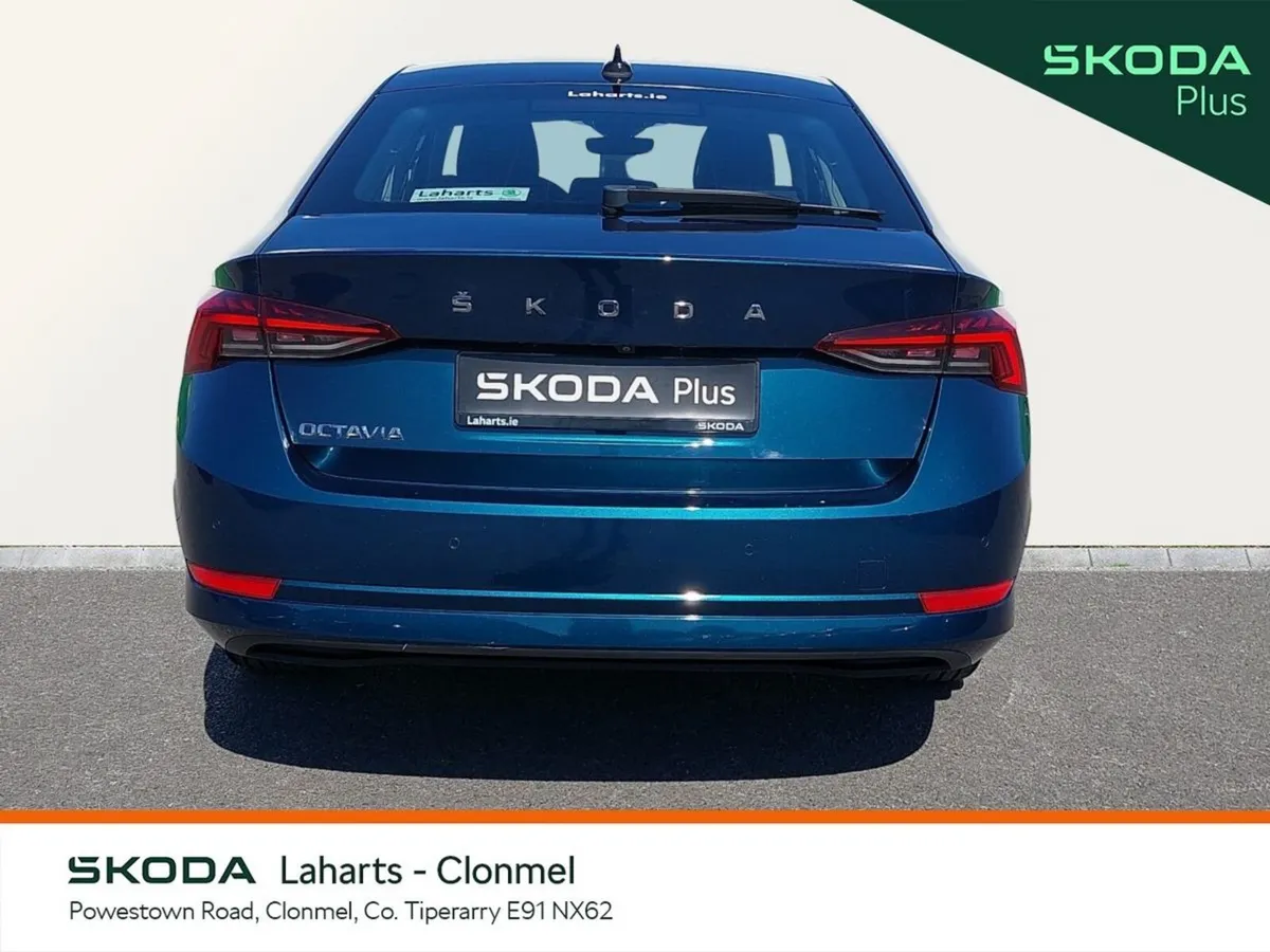 Skoda Octavia Saloon, Petrol, 2024, Blue