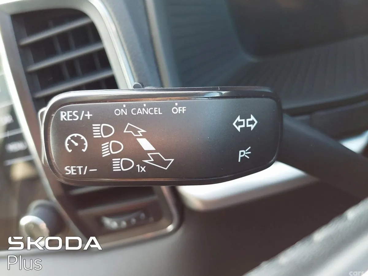 Skoda Karoq SUV, Diesel, 2023, Grey