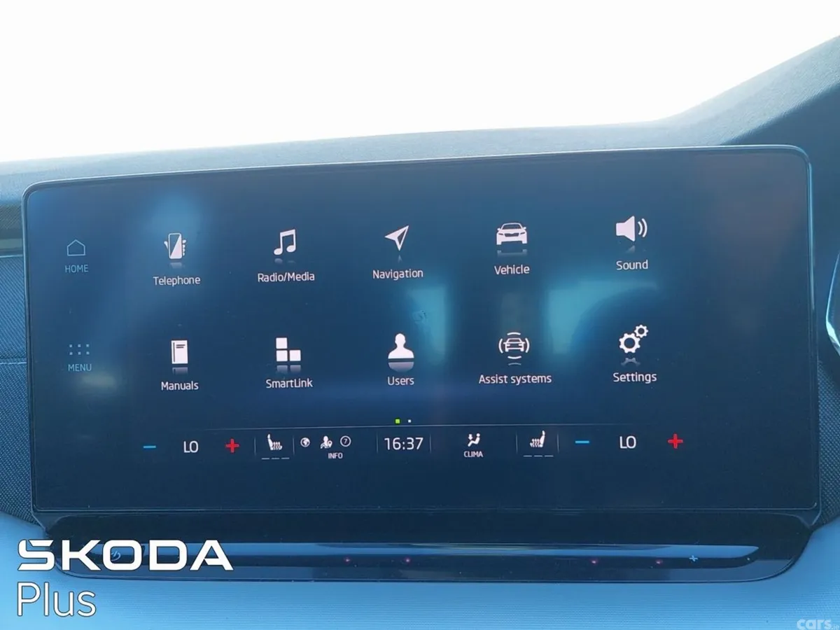 Skoda Octavia Saloon, Petrol, 2024, Blue