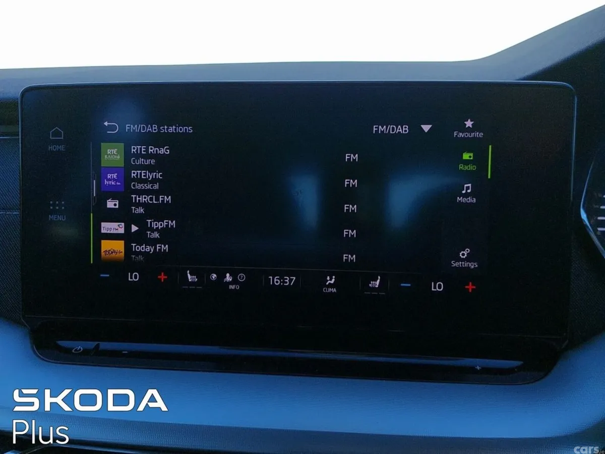 Skoda Octavia Saloon, Petrol, 2024, Blue