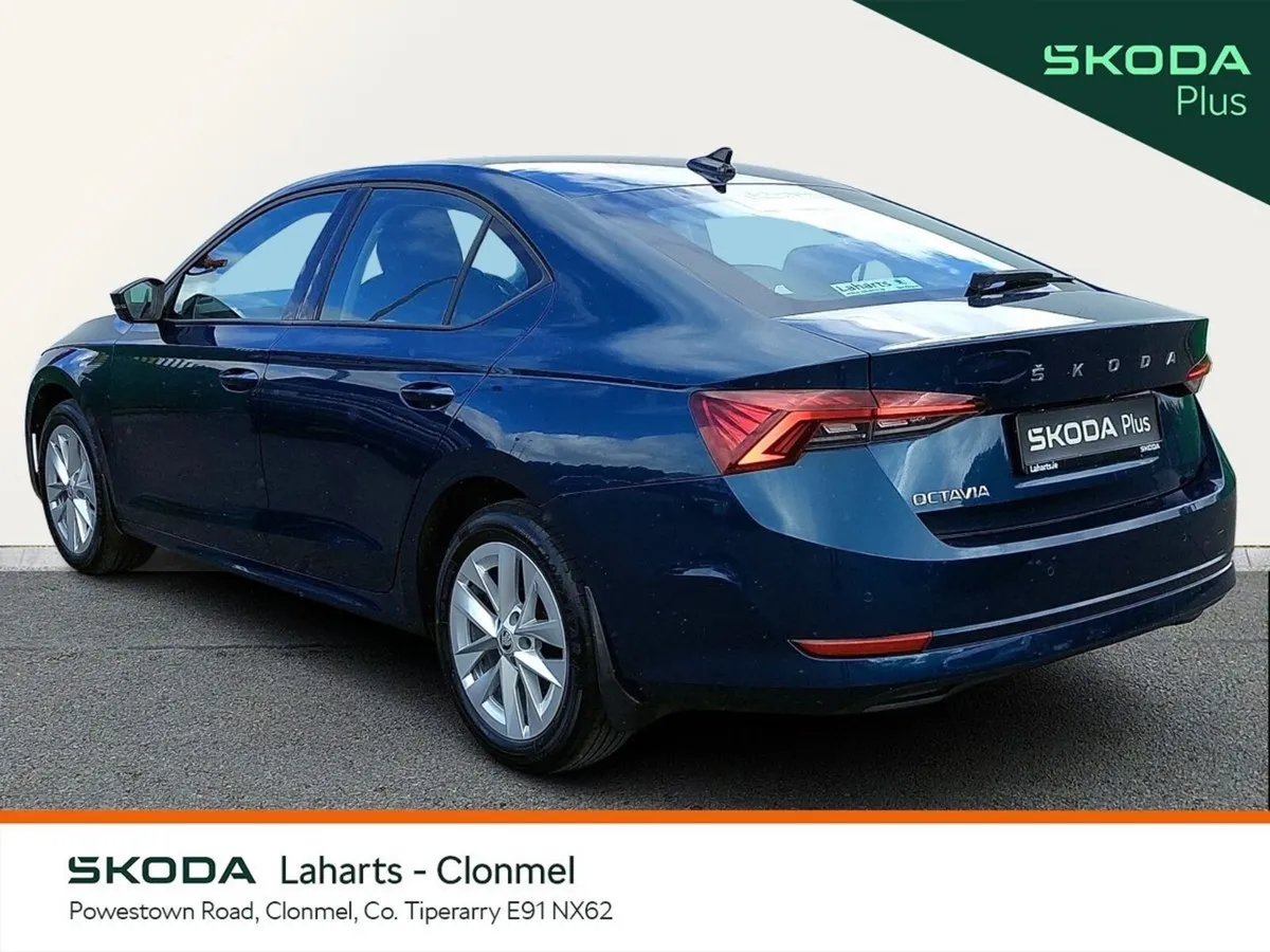 Skoda Octavia Saloon, Petrol, 2024, Blue