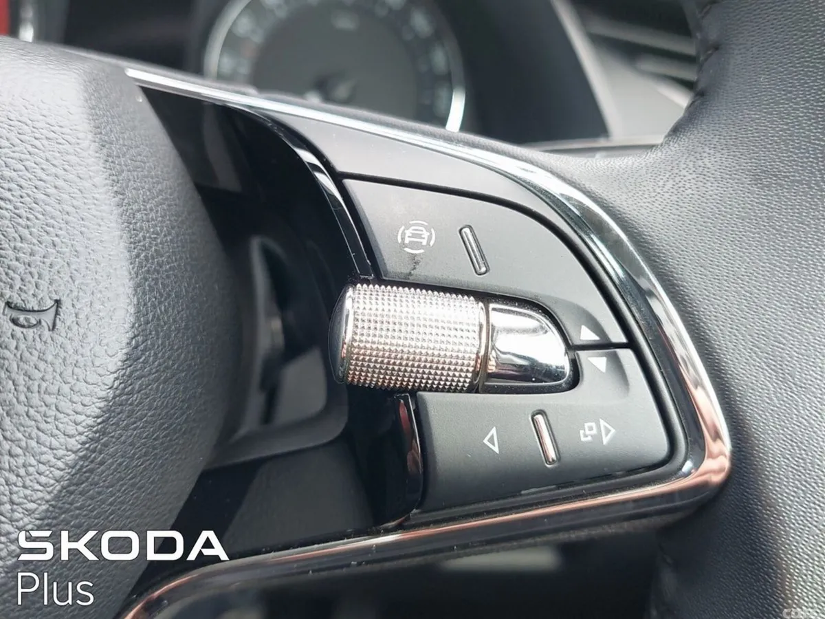 Skoda Octavia Saloon, Petrol, 2024, Blue