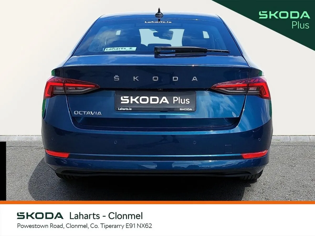 Skoda Octavia Saloon, Petrol, 2024, Blue