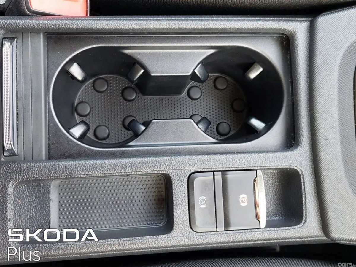 Skoda Octavia Saloon, Diesel, 2024, Black