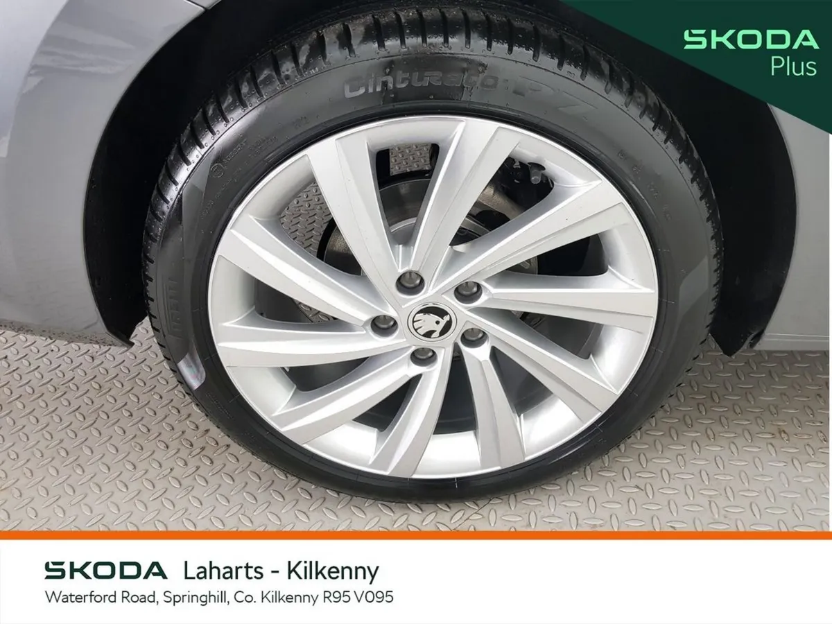 Skoda Octavia Saloon, Diesel, 2023, Grey