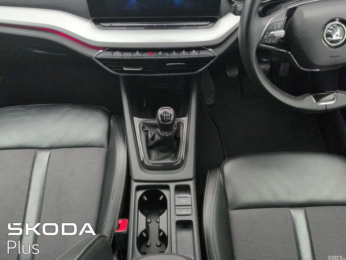 Skoda Octavia Saloon, Diesel, 2023, Grey