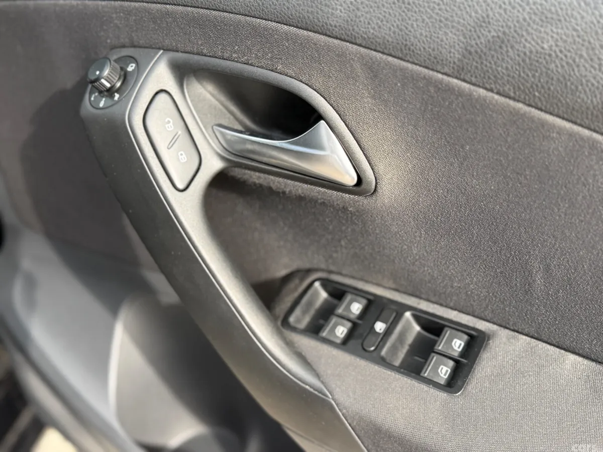 Volkswagen Polo Hatchback, Petrol, 2013, Black