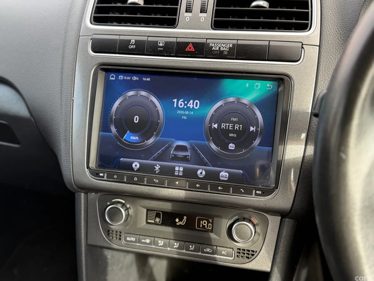 Volkswagen Polo Hatchback, Petrol, 2013, Black