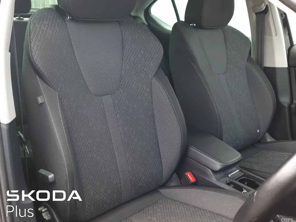 Skoda Octavia Saloon, Petrol, 2023, Black