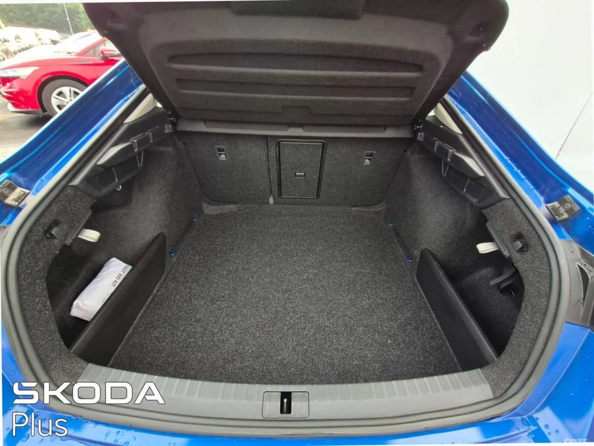 Skoda Octavia Saloon, Diesel, 2023, Blue