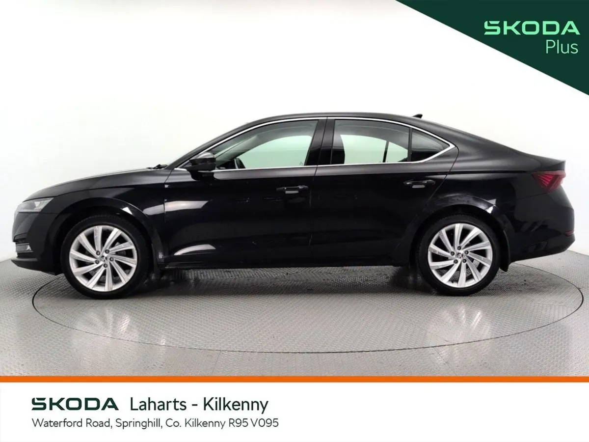 Skoda Octavia Saloon, Petrol, 2024, Black