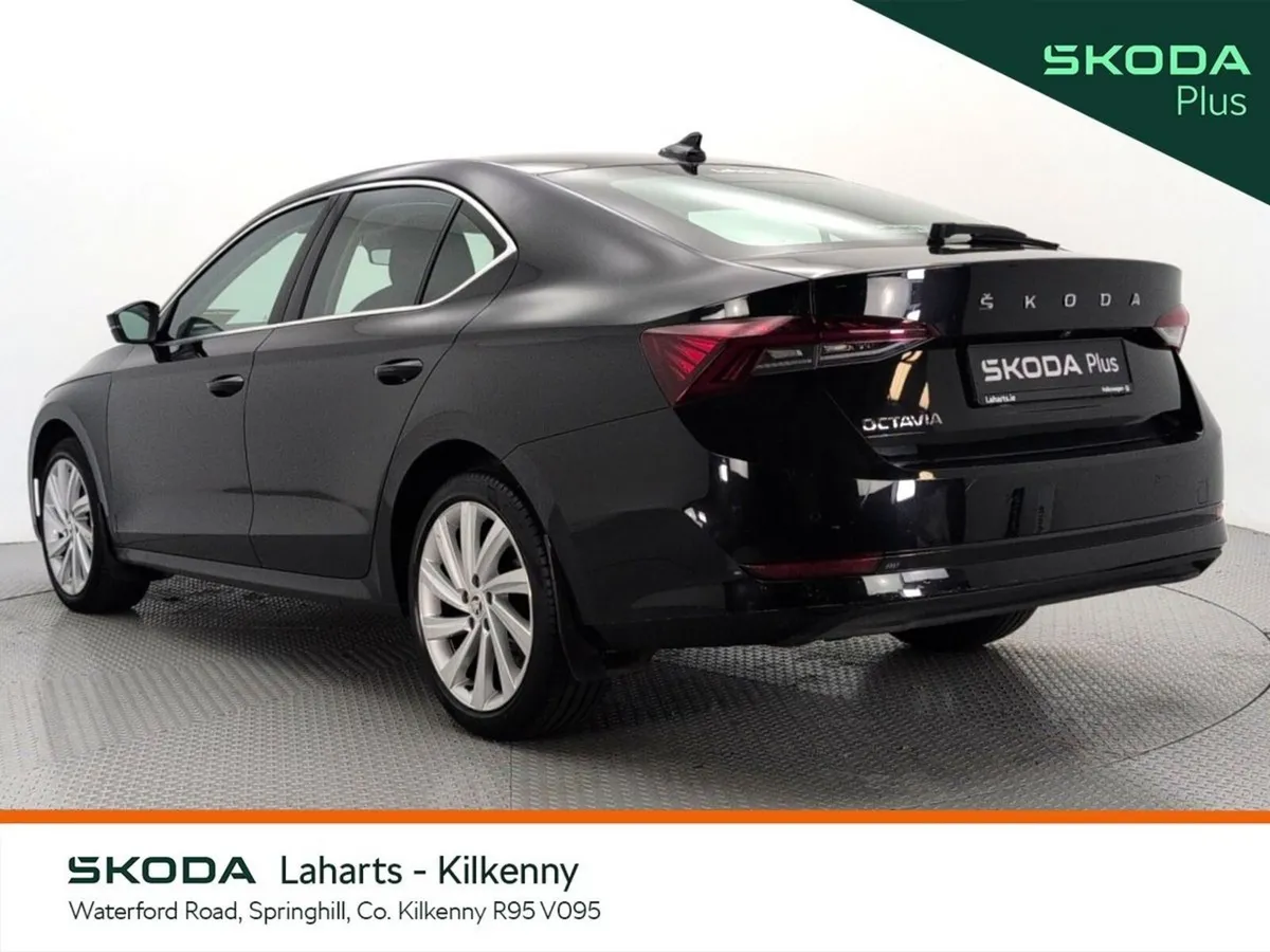 Skoda Octavia Saloon, Petrol, 2024, Black