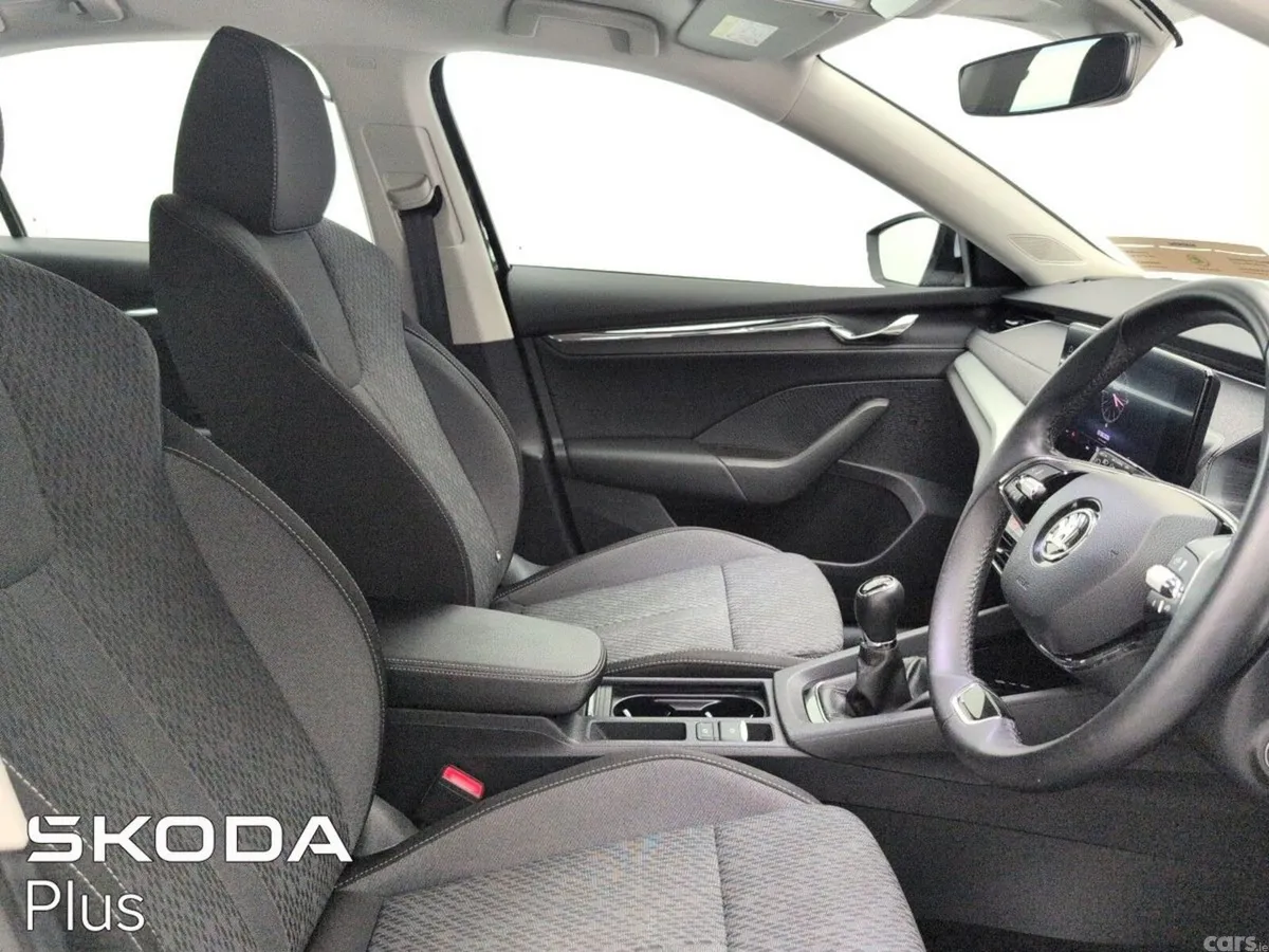 Skoda Octavia Saloon, Petrol, 2024, Black