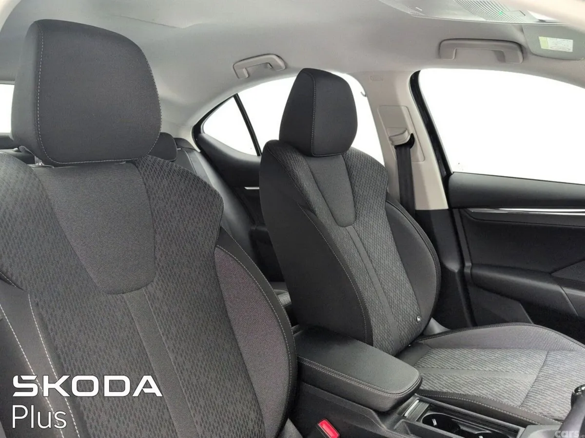 Skoda Octavia Saloon, Petrol, 2024, Black