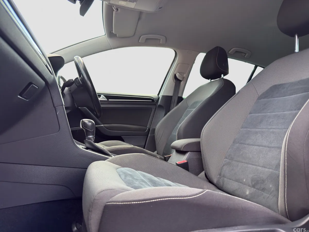 Volkswagen Golf Hatchback, Petrol, 2017, Silver