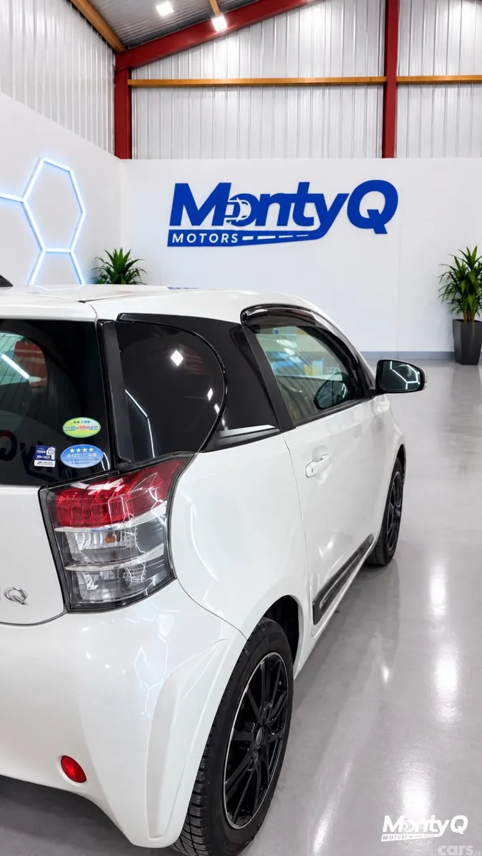 Toyota iQ Hatchback, Petrol, 2009, White