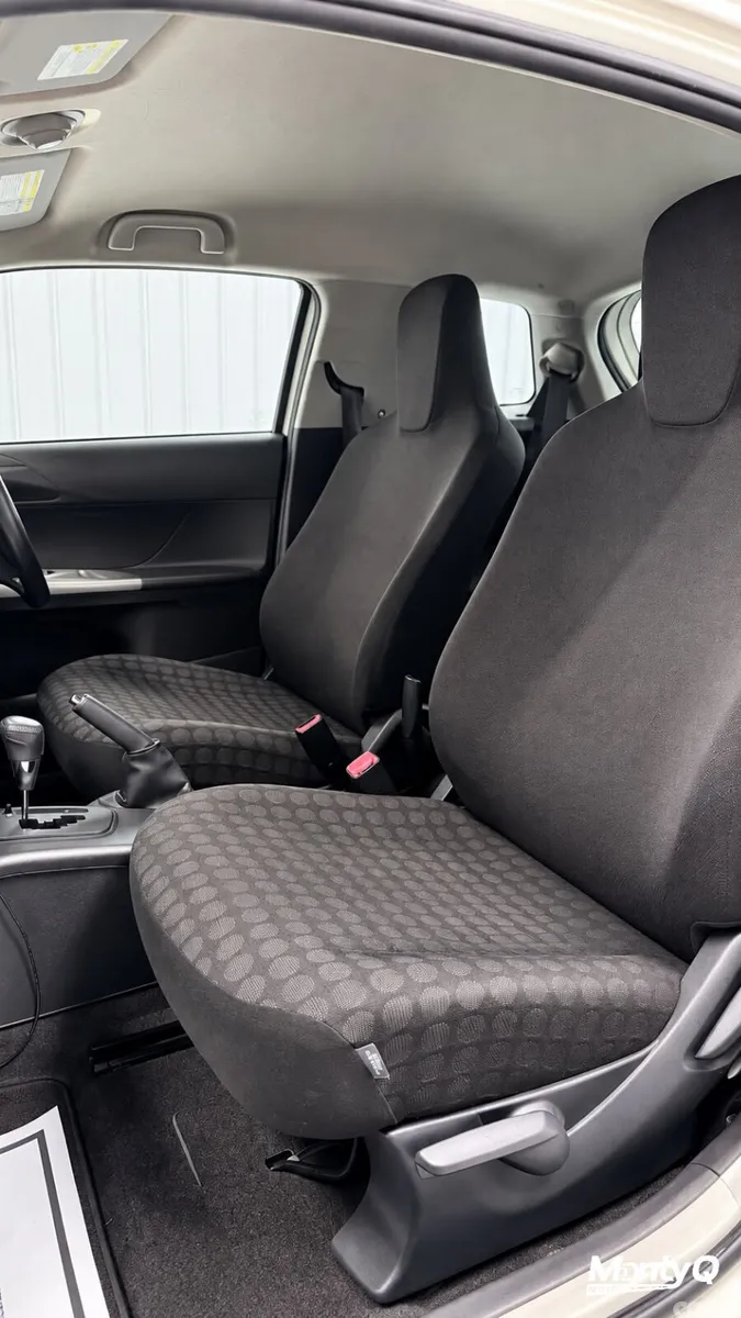 Toyota iQ Hatchback, Petrol, 2009, White