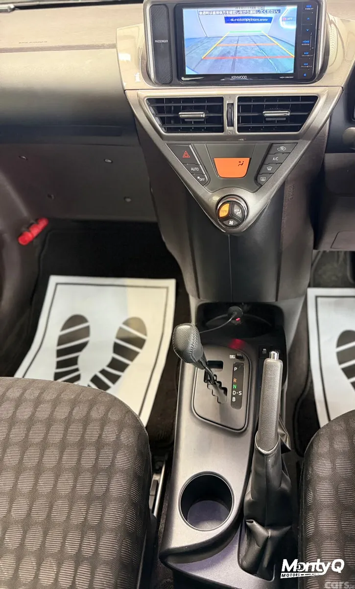 Toyota iQ Hatchback, Petrol, 2009, White
