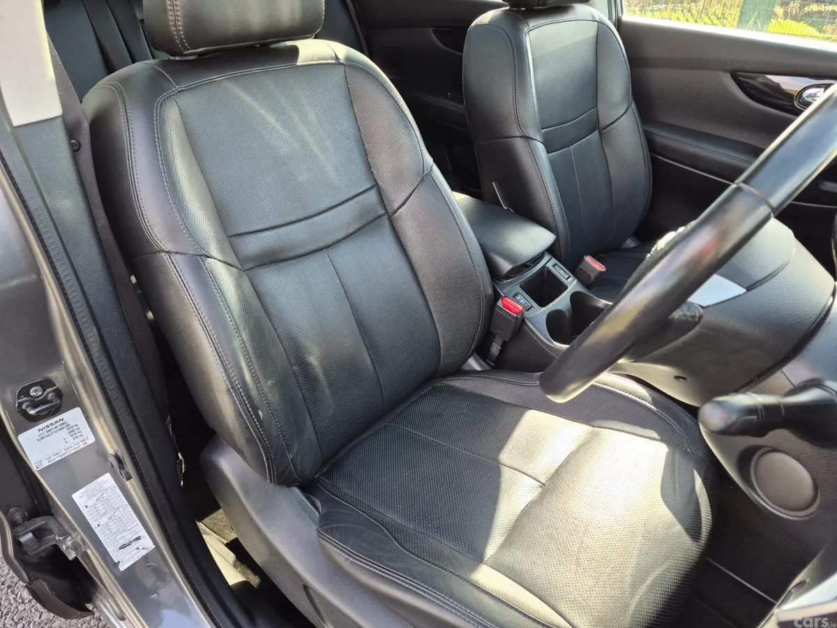 Nissan Qashqai Hatchback, Diesel, 2016, Grey