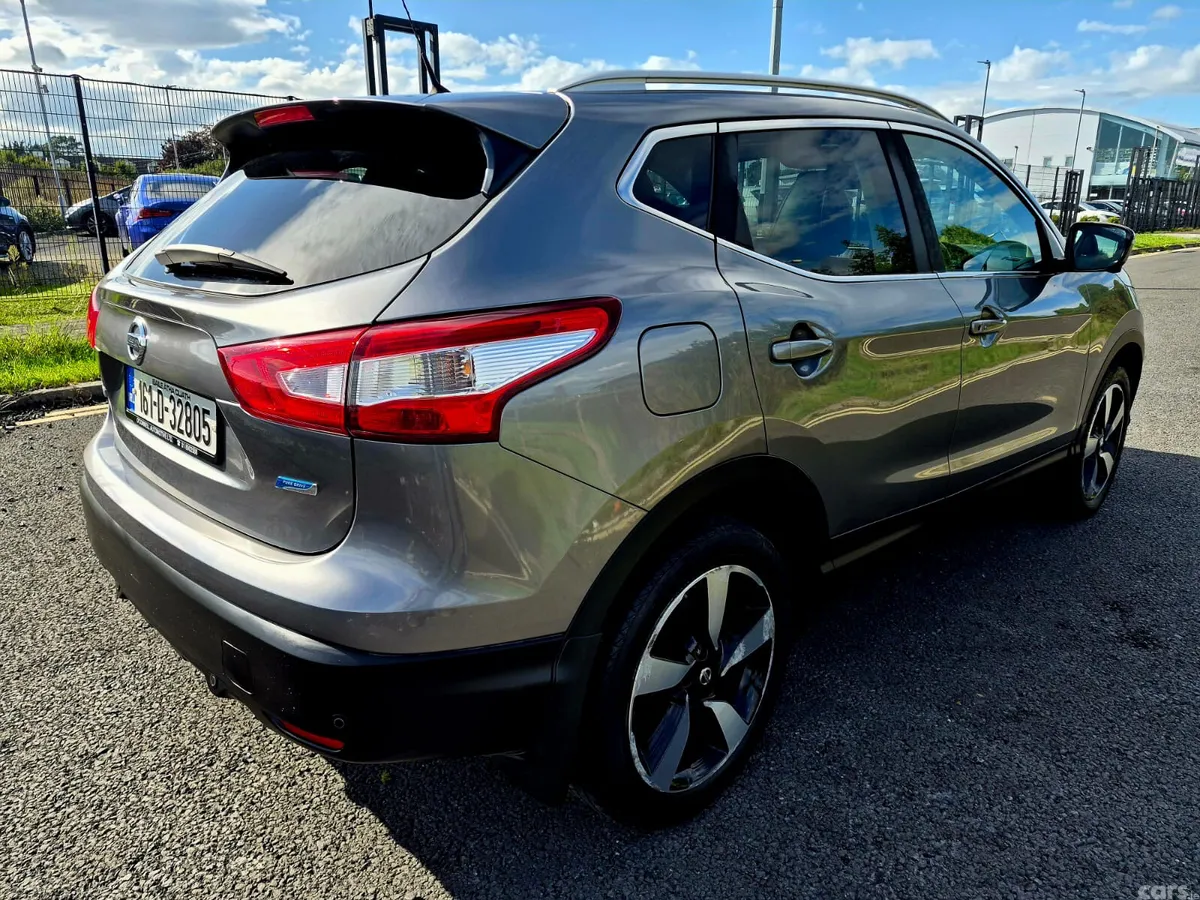 Nissan Qashqai Hatchback, Diesel, 2016, Grey