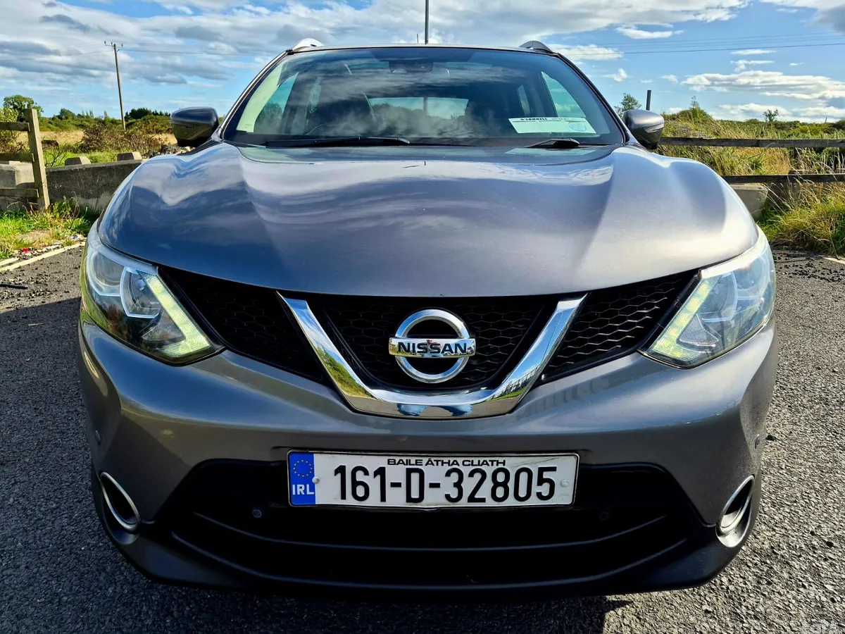Nissan Qashqai Hatchback, Diesel, 2016, Grey