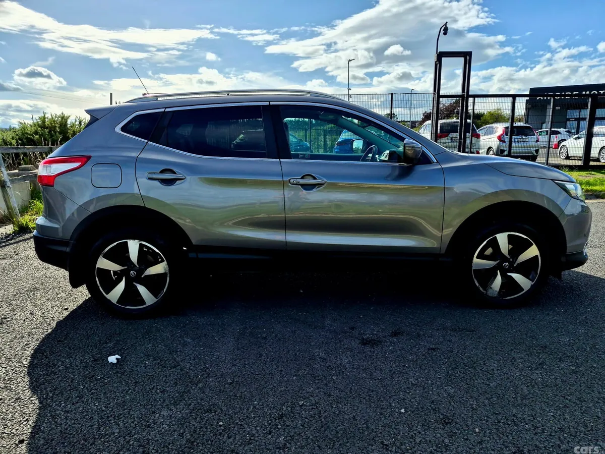 Nissan Qashqai Hatchback, Diesel, 2016, Grey
