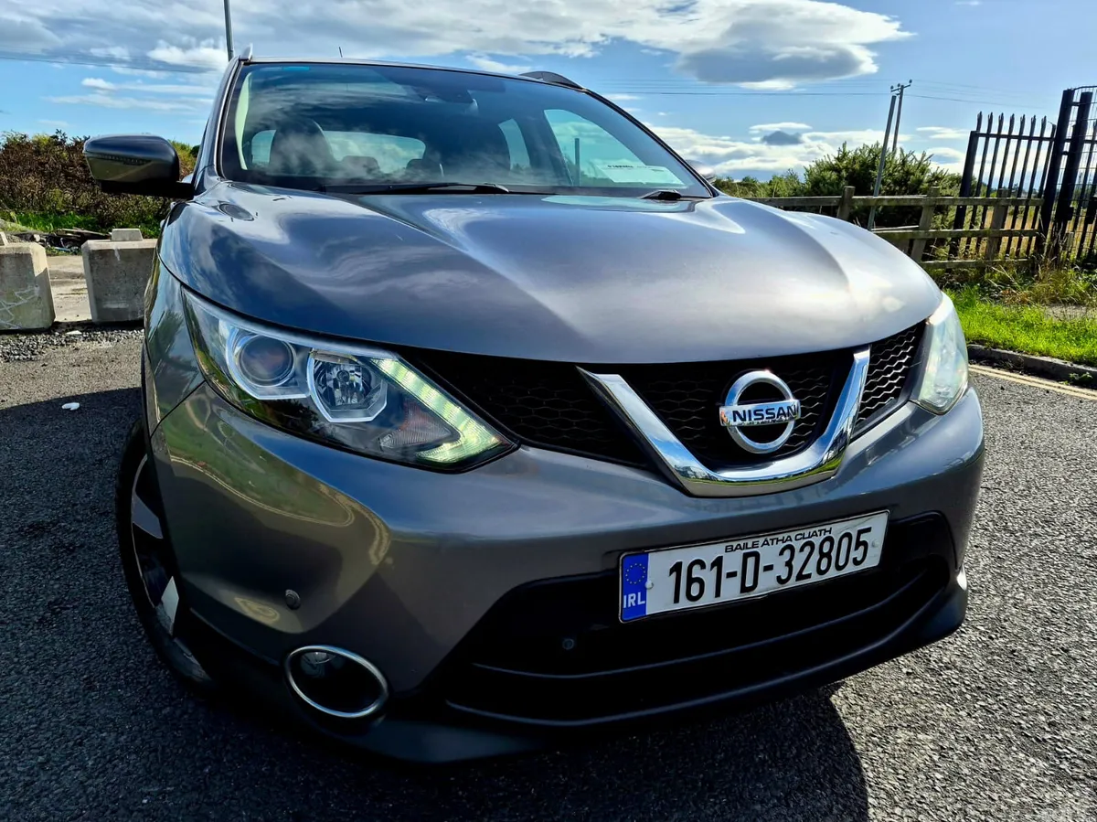 Nissan Qashqai Hatchback, Diesel, 2016, Grey