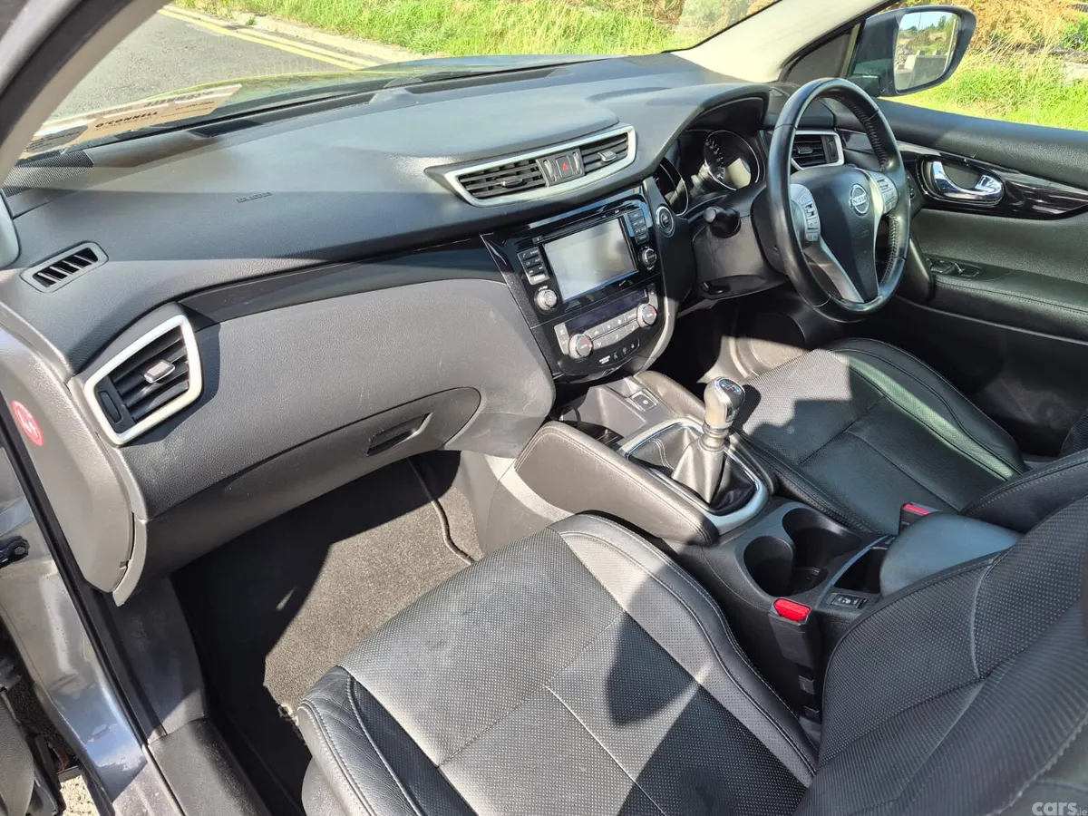 Nissan Qashqai Hatchback, Diesel, 2016, Grey