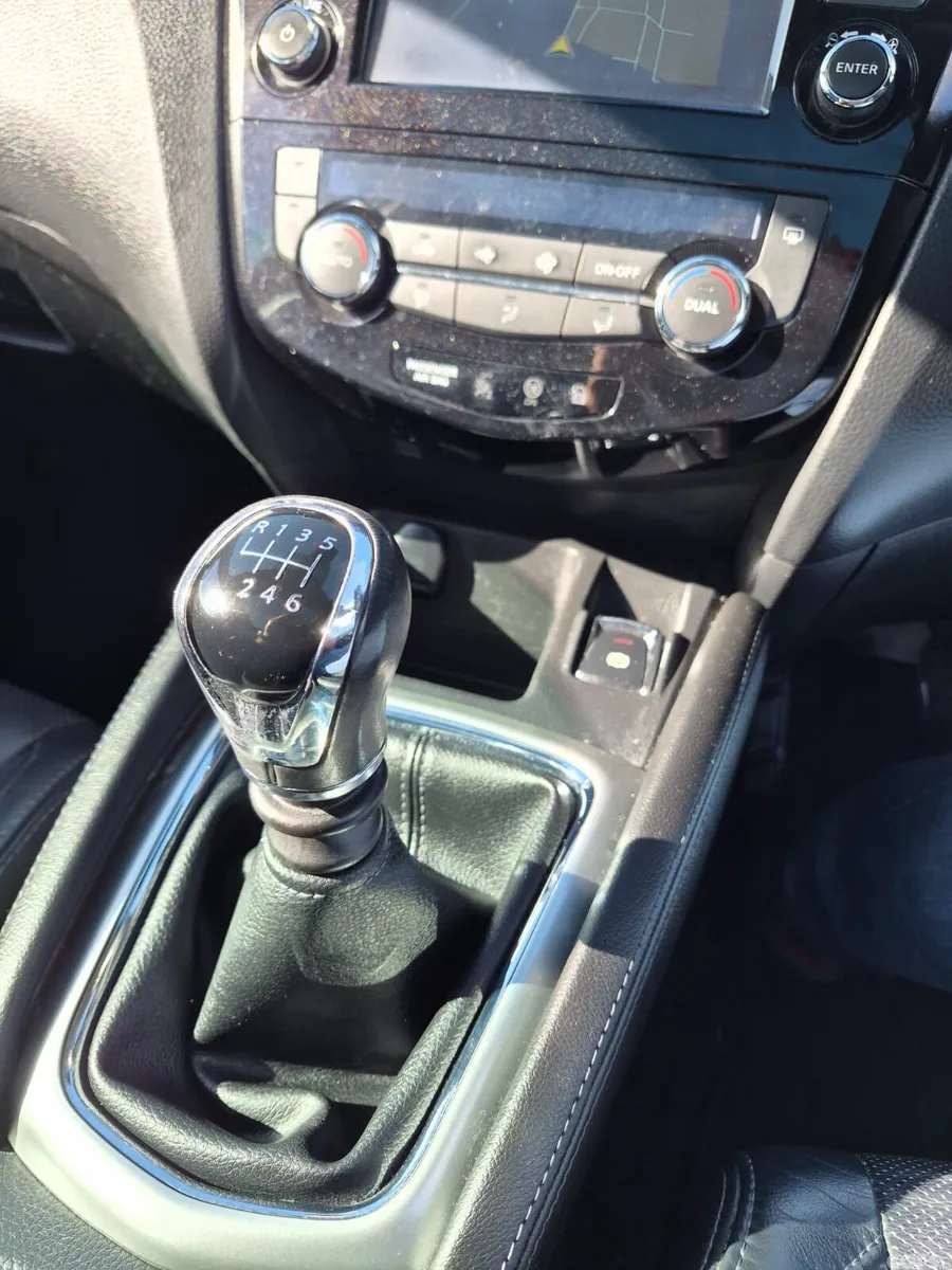 Nissan Qashqai Hatchback, Diesel, 2016, Grey