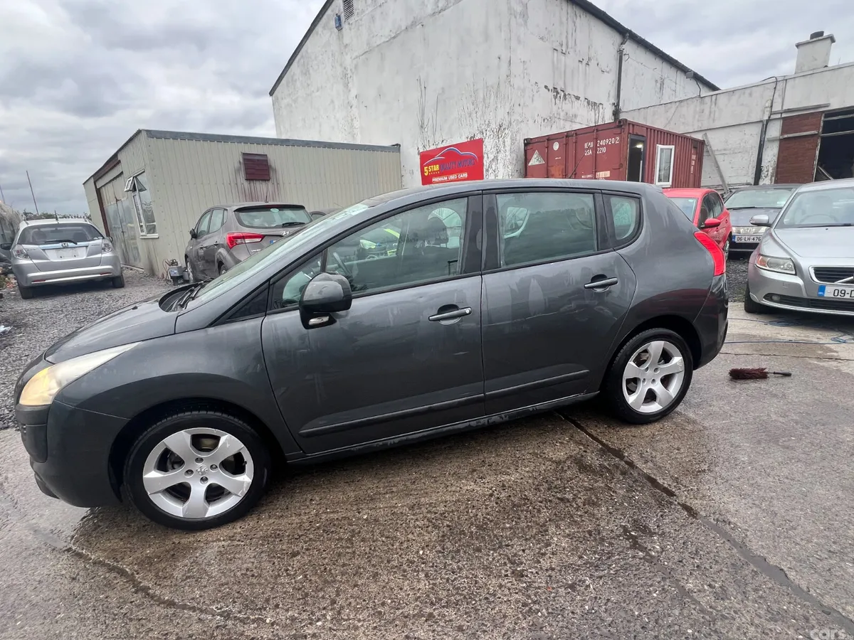 Peugeot 3008 MPV, Diesel, 2010, Grey